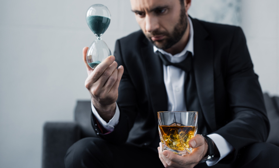Ce trebuie făcut dacă bănuiți că un angajat are o problemă cu alcoolul
